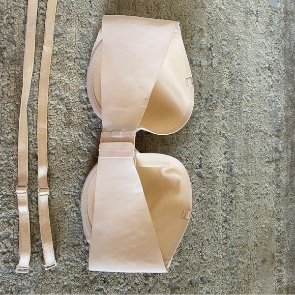 Victoria’s Secret Multi-way Strapless Nude Underwired Bra Lightly Lined: 38C - Picture 4 of 7